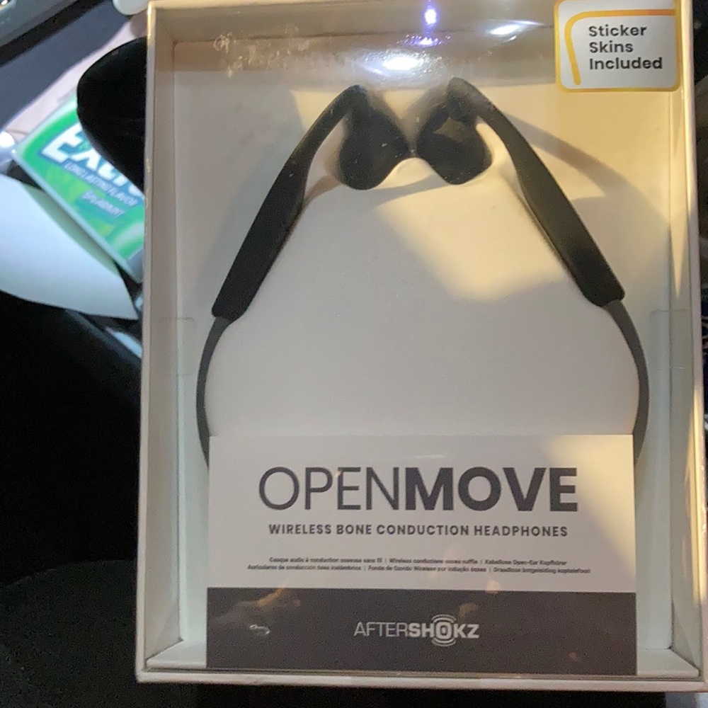Wireless bone conduction headphones